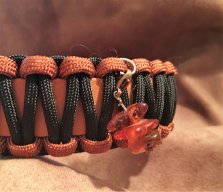 Bernsteinanhänger auf Biothane Halsband
